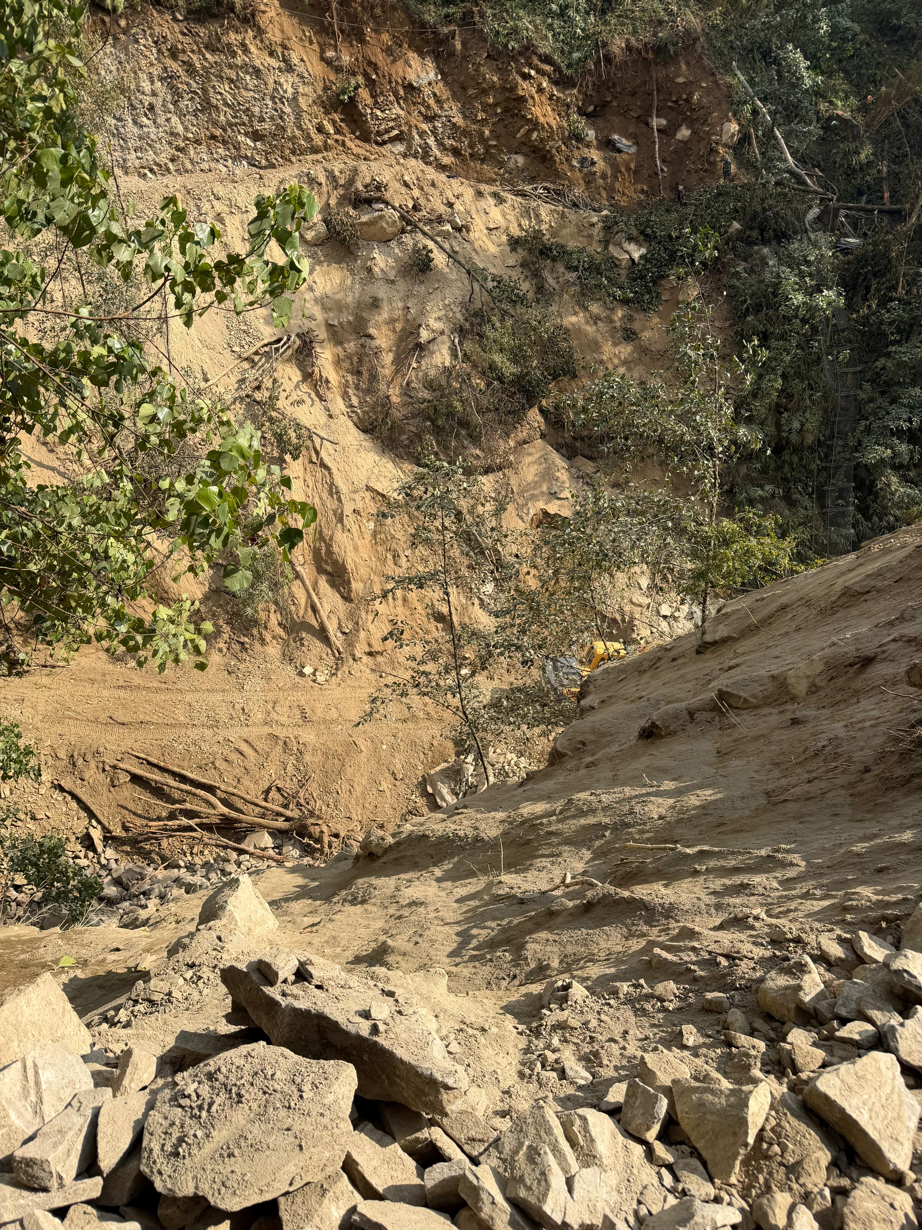 आयोजना अनुगमन -  कालिका र नौकुण्ड गापा मा निर्माणधिन पूर्वधार विकास आयोजनाहरु २०८२-०८-३ देखि २०८२-०८-०९